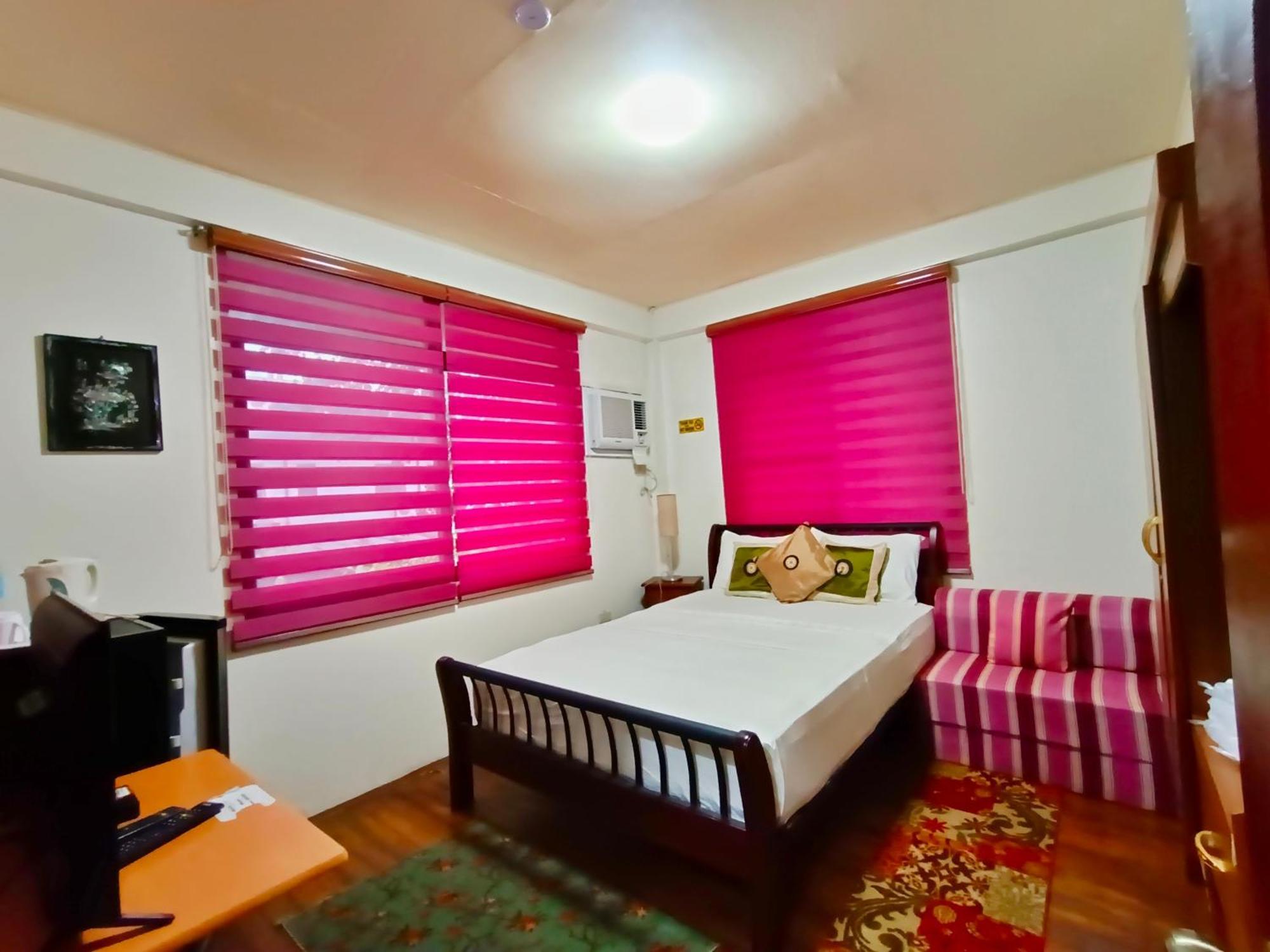 Monte Rio Gardens Bed & Breakfast อลามินอส ภายนอก รูปภาพ
