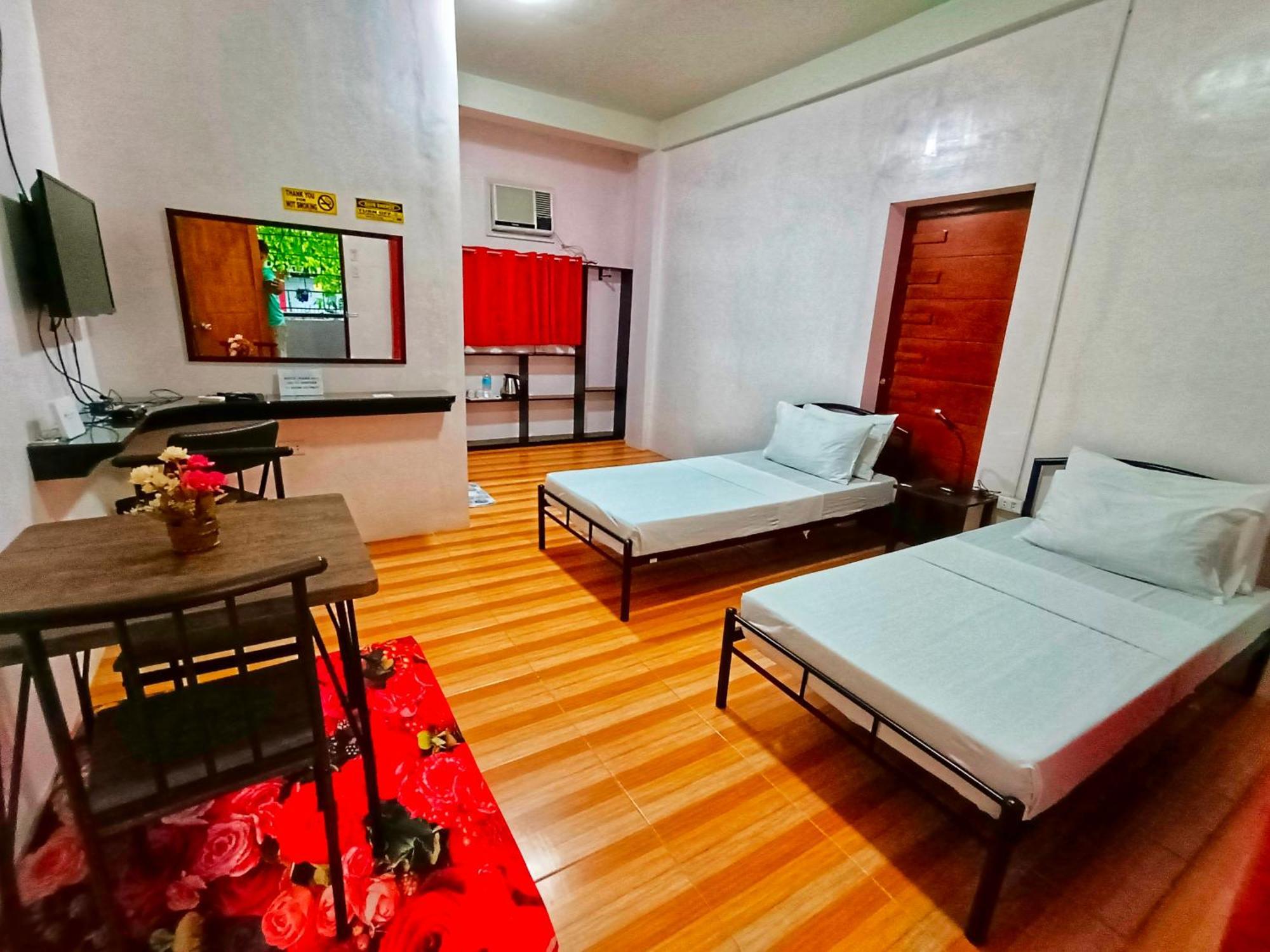Monte Rio Gardens Bed & Breakfast อลามินอส ภายนอก รูปภาพ